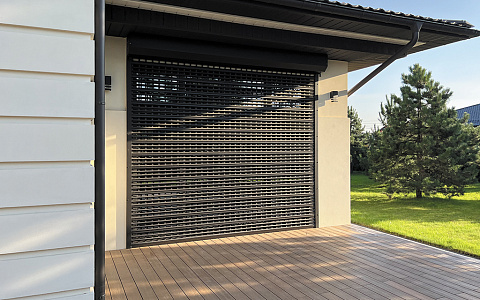 Наружные рольставни на двери